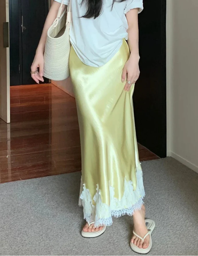 PELINA SATIN SKIRT